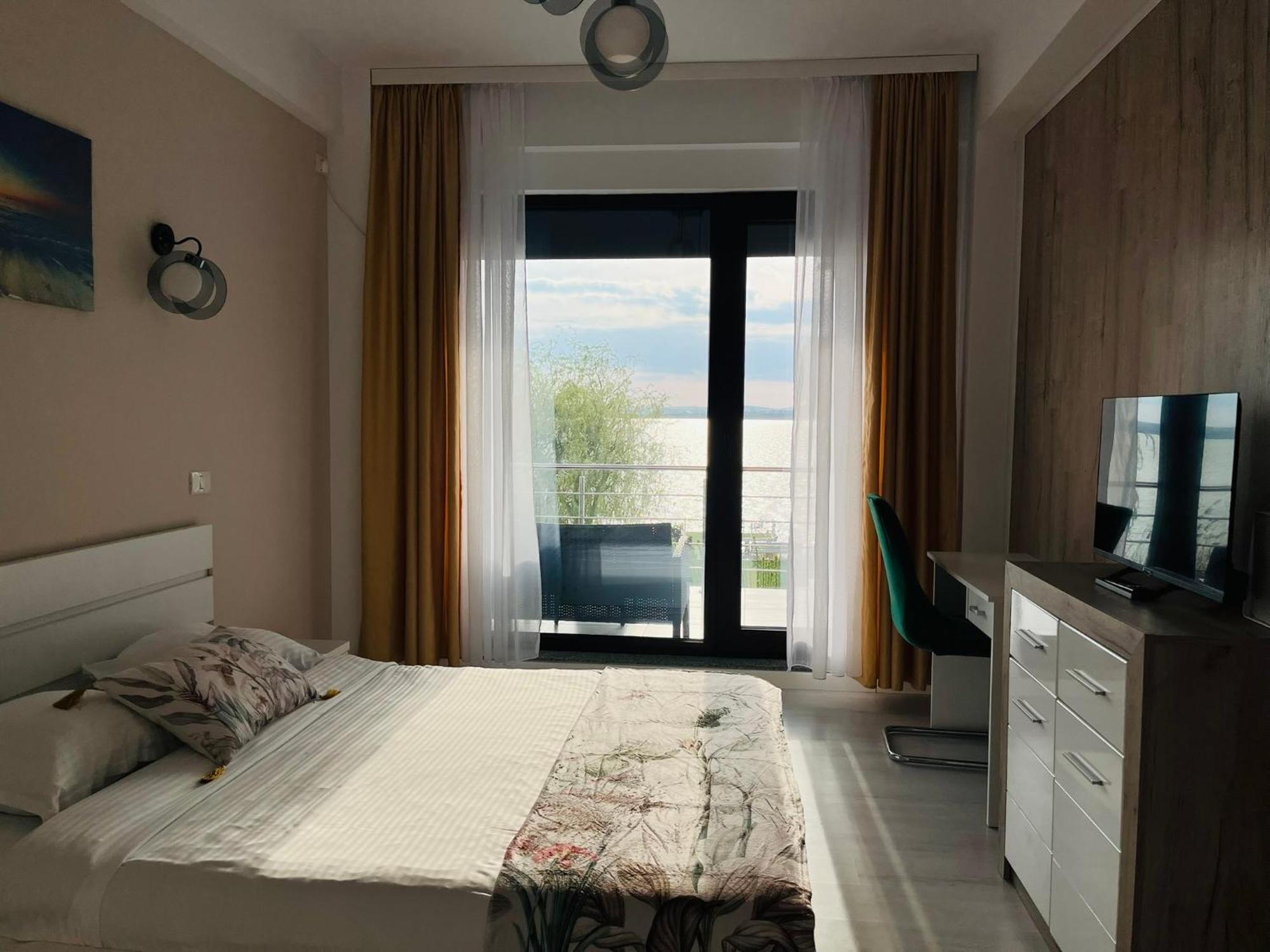 Roapart- Sunset Dream Apartament 2 Dormitoare Vedere Lac Si Parcare Мамая Экстерьер фото